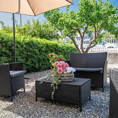 Apartment 600 Meters From The Sea - Private Courtyard And Parking Diano Marina