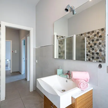 600 Meters From The Sea - Private Courtyard And Parking Apartment Diano Marina
